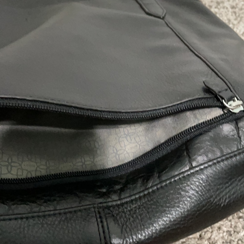 Lodi’s ladies genuine leather purse - Picture 7 of 13